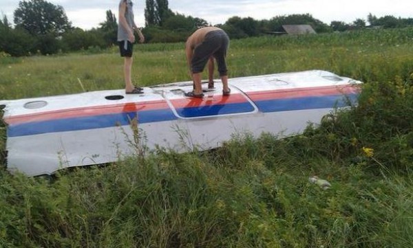 Сбитый Боинг 777 над Донбассом