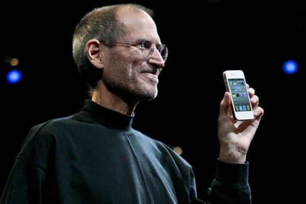 Стив Джобс не любил большие телефоны