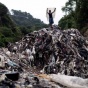 В поисках сокровищ среди гор мусора (ФОТО)