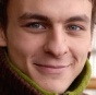 Актера сериала "Солдаты" избили за приставания