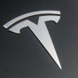 Tesla модернизирует интерьер электрокаров