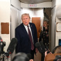 Трамп розкритикував союзників по НАТО по дорозі з саміту
