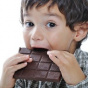 Диетологи назвали опасные и безопасные сладости для детей