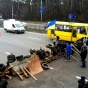 Киев обрастает самодельными блокпостами