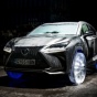 Lexus NX обули в ледяные колеса (видео)