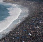 Нереально переполненные пляжи разных стран (ФОТО)