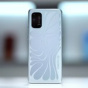OnePlus показал прототип телефона с меняющим цвет корпусом