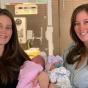 В США сестры-близнецы родили дочерей в свой день рождения
