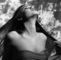 Черно-белая фотосессия 16-летней Анджелины Джоли