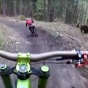 Видео гонки медведя за велосипедистом стало хитом