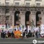 Под Киевсоветом протестуют против русского языка, АЗС и гимназии