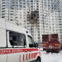 Посічена уламками швидка та шапка загиблого медика: наслідки атаки РФ у Дарницькому районі Києва