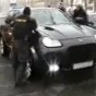 Сотрудники ГАИ задержали «автоподставлял» на Porsche Cayenne