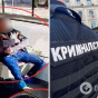 У Києві затримали грабіжника-рецидивіста, який зірвав золотий ланцюжок із шиї пенсіонерки