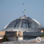 З допомогою США у столиці відновили купол Київського міського будинку вчителя, пошкоджений російським обстрілом