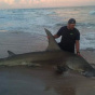 В США фельдшер поймал огромную четырехметровую акулу на удочку