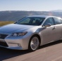 Lexus ES сменил дизайн, вырос в длину и стал гибридом