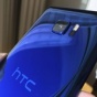 В Сети появилось фото смартфона HTC с дополнительным дисплеем