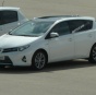 Новая Toyota Auris попалась на камеру без камуфляжа