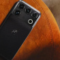 Motorola представила Signature 27: 200-Мп телеоб'єктив, камера у формі літери "П"