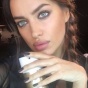 Ирина Шейк похвасталась бюстом после родов