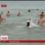 В Крыму в первый день года открыли купальный сезон