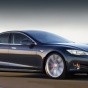 Tesla представила полноприводную модель