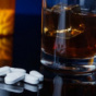 Чому ліки та алкоголь — смертельно небезпечне поєднання