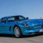Новый серийный Mercedes получил по мотору на колесо