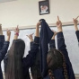Іранські школярки зняли хіджаби та вийшли на протести