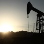 Впервые за год цена на нефть марки Brent упала ниже $100 за баррель