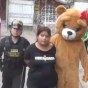 У Перу поліцейський у костюмі плюшевого ведмедика затримав наркоторговців