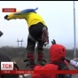 В Запорожье Дед Мороз с украинским флагом прыгнул с 42-метрового моста