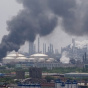 На нефтехимическом заводе в Шанхае произошел масштабный пожар