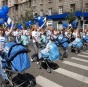 В Литве устроили забег с детскими колясками
