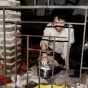 Любящий муж 12 лет держит купленную жену в клетке (ФОТО)