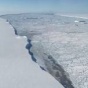 Самые яркие фотографии гигантского айсберга, отделившегося от Антарктиды (ФОТО)