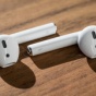 Наушники AirPods от Apple винят в головных болях