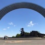 ФОТОФАКТ. Арка Дружбы народов в Киеве снова стала серой
