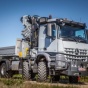 Грузовик Mercedes-Benz Arocs подготовили для энергетиков