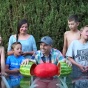 Самый необычный способ чистки арбуза (ФОТО)