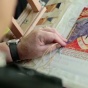 Британские заключенные и деятели культуры вышили страницу из Википедии