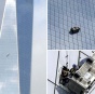 Мойщики окон застряли в люльке на небоскребе Нью-Йорка (ФОТО)