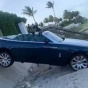 Пенсіонерка на Rolls-Royce за $360 тисяч знесла статую за три млн доларів