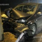 В Киеве Hyundai врезался в столб, объезжая собаку