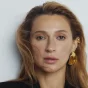 Співачка Tayanna "злетіла" над містком для ефектного кадру