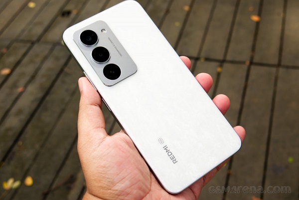 Огляд Xiaomi Redmi 15 5G на практиці