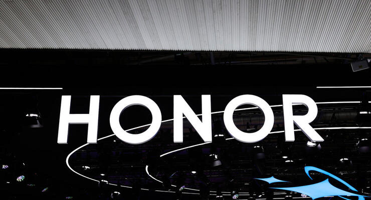 Honor готує TWS-навушники з SIM-картою і сенсорним екраном на кейсі