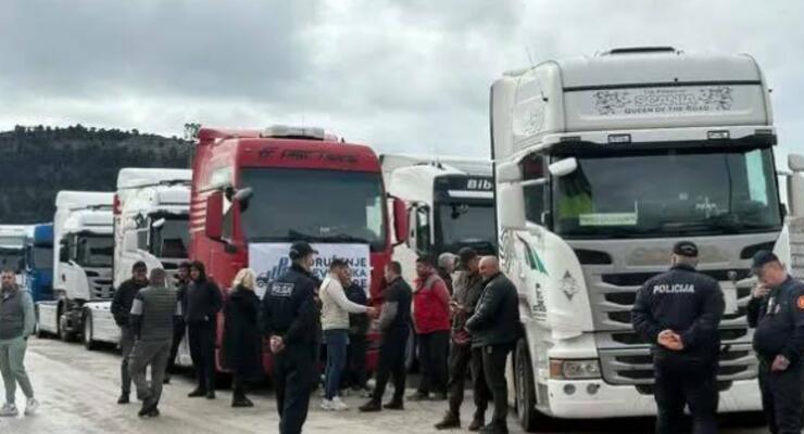 Перевізники з Західних Балкан перекрили кордон з ЄС