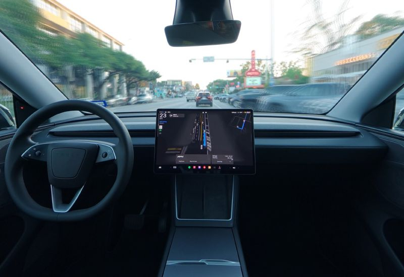 Автономні транспортні засоби: Tesla